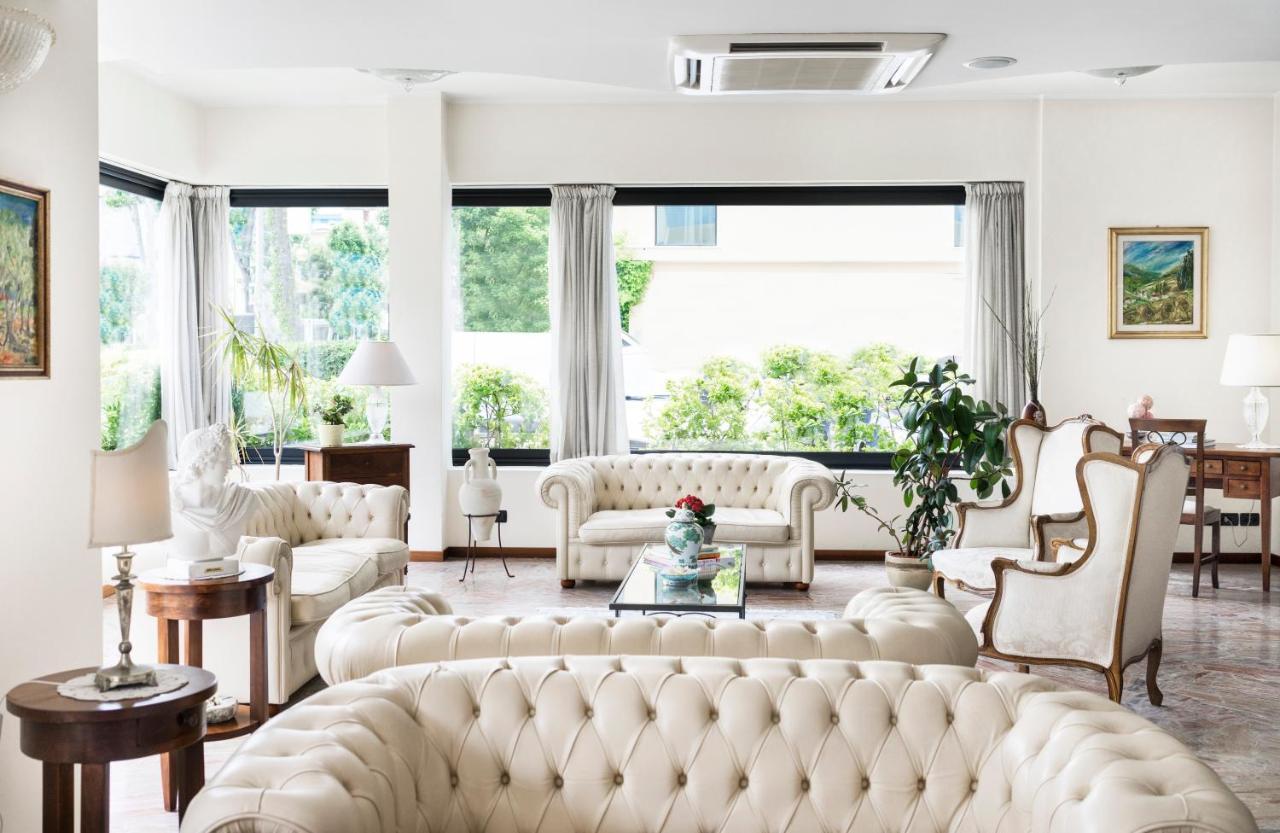 ריצ'יונה Hotel Apollo מראה חיצוני תמונה